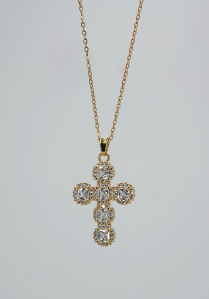 Àvelie Kette mit Kreuzanhänger