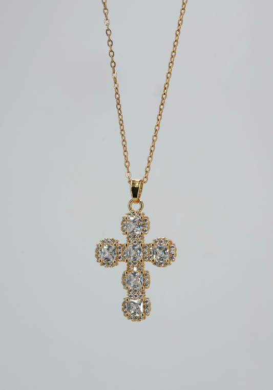 Àvelie Kette mit Kreuzanhänger